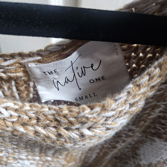 Chic Floral Cropped Sweater Like New - Picture 4 of 4